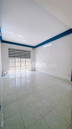 Nhà bán ô tô tới cửa, 4x11m, 4 tầng, Âu Dương Lân P3 Q8