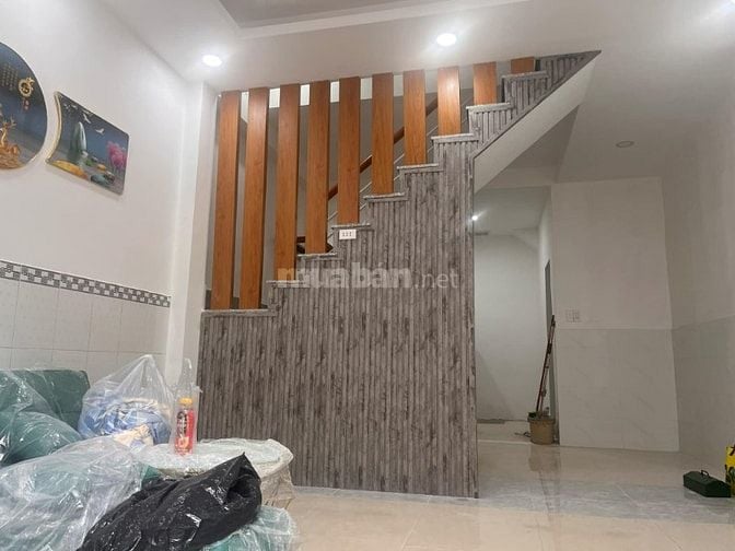 Bán Nhà Đẹp Tặng Nội Thất ở Phước Long B Quận 9 -Giá chỉ 3,9 Tỷ TL