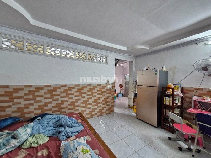 Bán nhà 2 tầng Đình Phong Phú, 90m2, 2 mặt hẻm 5m,Nở hậu, Giá 6.2 tỉ