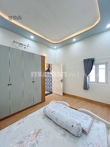 Nhà lầu xây mới Full nội thất, 3 phòng ngủ, gần Đại Học Y Dược 