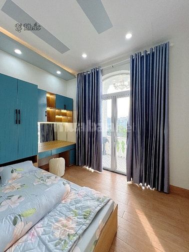 Nhà lầu xây mới Full nội thất, 3 phòng ngủ, gần Đại Học Y Dược 