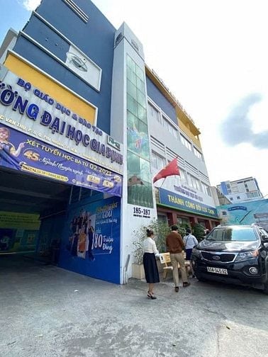 Trường học 1.600m2 - Số 185-187 Hoàng Văn Thụ - bãi xe 24/24 - 4 tầng