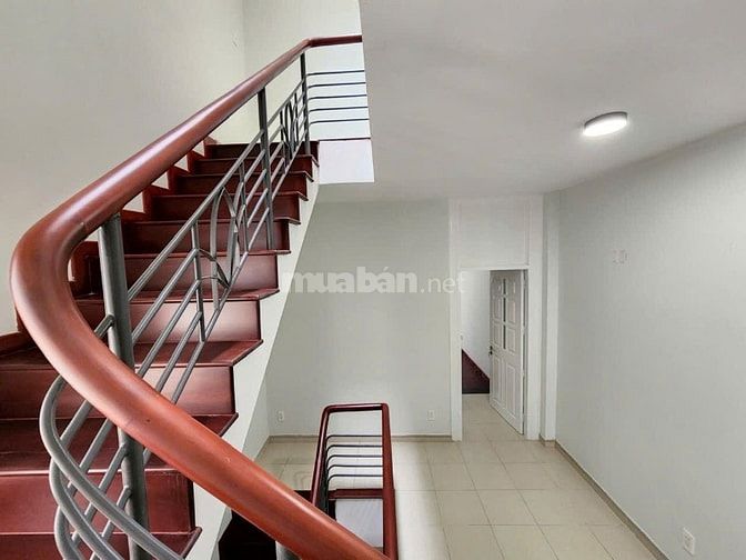 ÂU DƯƠNG LÂN QUẬN 8 CÁCH Q5, Q1 CHỈ 2 PHÚT - DT 100M2- HẺM Ô TÔ 5M