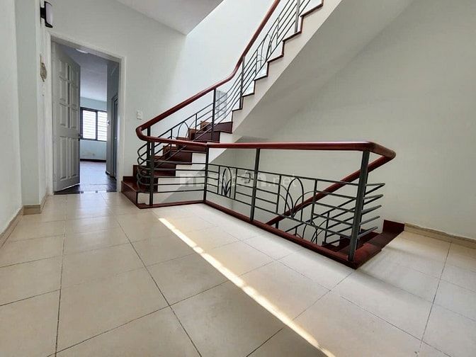 ÂU DƯƠNG LÂN QUẬN 8 CÁCH Q5, Q1 CHỈ 2 PHÚT - DT 100M2- HẺM Ô TÔ 5M