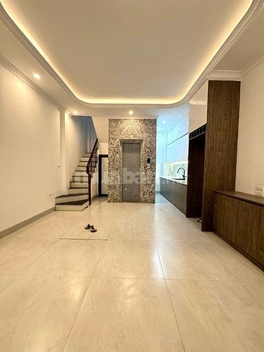 Nhà Ngã Tư Sở- thang máy 8.19 tỷ 31m2*7 tầng-15m ra đường Trường Chinh