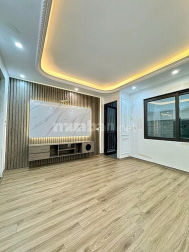 Nhà Ngã Tư Sở- thang máy 8.19 tỷ 31m2*7 tầng-15m ra đường Trường Chinh