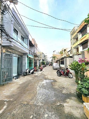 Bán nhà 3.47 tỷ, 4x8m, 1 tấm mặt hẻm 8m Liên Khu 10-11,P.Bình Trị đông