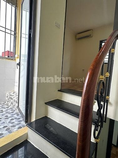 Cần bán nhà ngõ 99/16B Định Công Hạ, diện tích 25 m2, 3 tầng, nhà mới