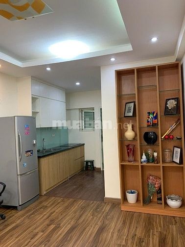 Cho thuê nhà số 100 phố Lò Đúc, giữa trung tâm thành phố, 23m2, tầng 3