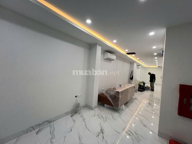 Cho thuê văn phòng tầng 2, DT 55m2, ngõ 76 Nguyễn Chí Thanh, thang máy