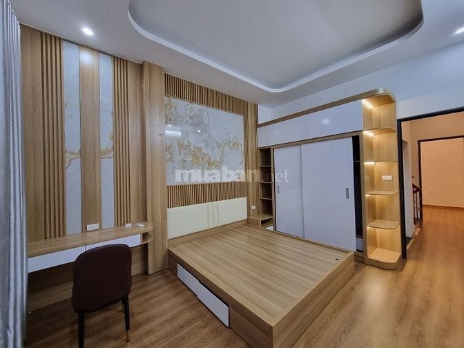 CC cần bán nhà 30 m2 5 tầng, nhà đẹp ngõ thông cách ô tô tránh 20 m