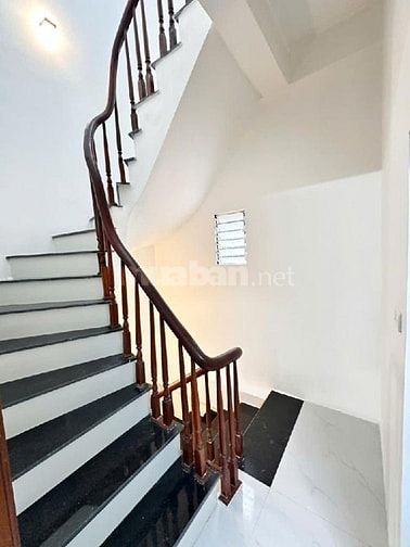 BÁN NHÀ CẦU GIẤY 30M2 Ô TÔ 10M NHÀ ĐẸP Ở NGAY FULL NỘI THẤT CHỈ 7TỶ65 