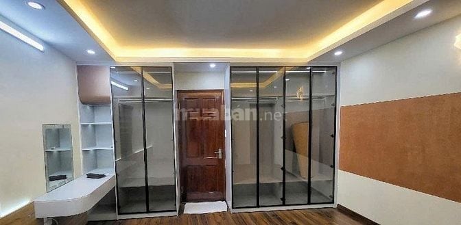 Bán nhà 6 tầng mới xây tại Thạch Bàn phun nội thất giá hơn 6 tỷ