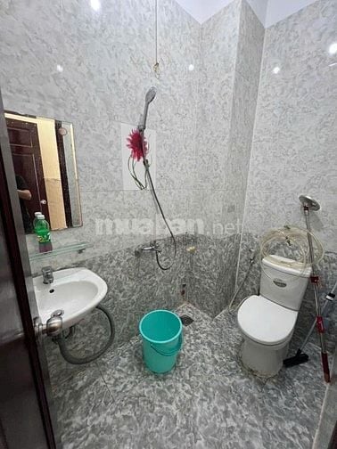 Bán gấp nhà 3 lầu ở 1/ Đặng Văn Ngữ, P10, Phú Nhuận. 2ty890. Thuê 17tr