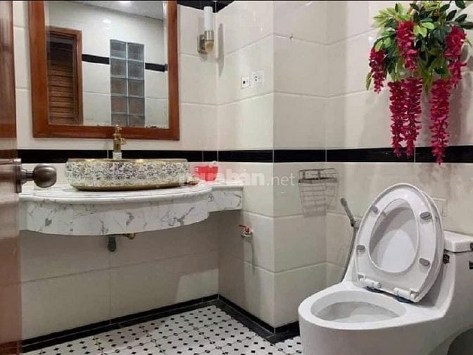 Bán tòa nhà mặt phố Hàng Than, DT 90 m2 x 10 Tầng thang máy