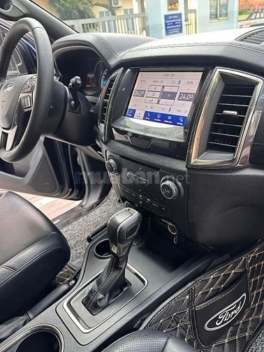 Cần Bán Xe Ford Everest Titanium 4x2 sx 2021 zin đét 100% quá đẹp.