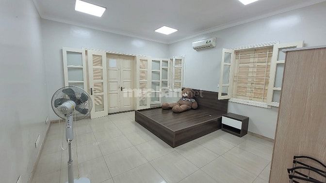 Biệt thự Ciputra, Mặt Đường Đôi, 230m2 Ô Chờ Thang Máy, Giá 62 tỷ 