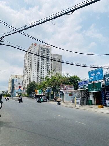 Bán nhà 2 Tầng, MT Nguyễn Xí, P13, Bình Thạnh, DT 4,2x28m Giá 18,5 tỷ 