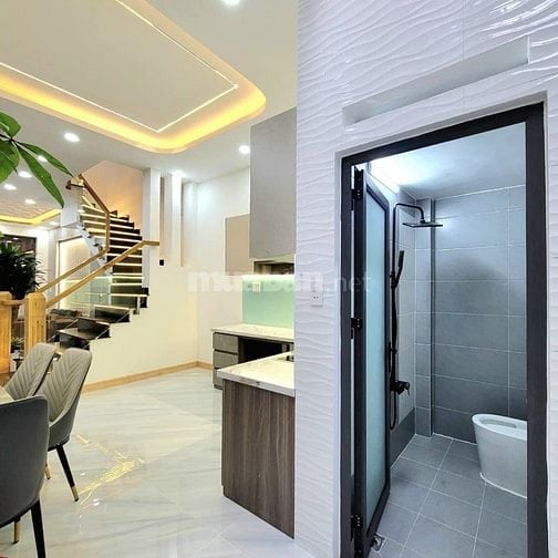 Bán gấp nhà 68m2 2tỷ650 Nguyễn Minh Hoàng P12 Tân Bình . Sổ hồng riêng