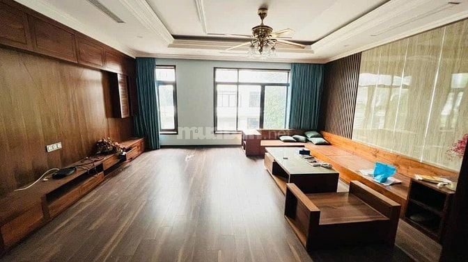 Cho thuê shophouse Vinhome Hàm Nghi. DT 95m x 5 tầng, mt 6m. Giá 50tr.