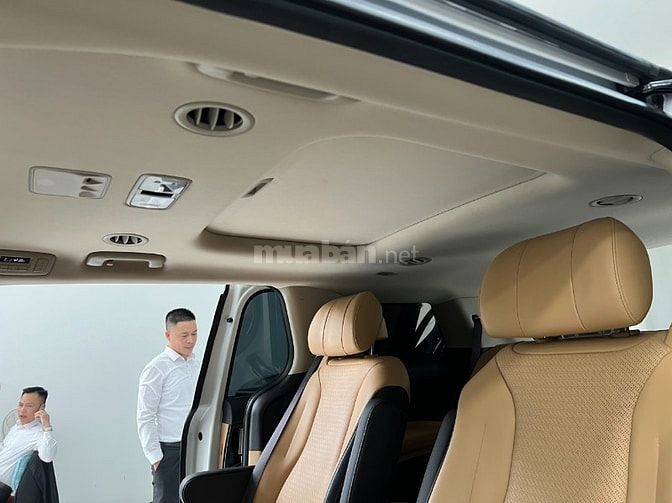 E bán chiếc xe siêu đẹp KIA CARNIVAL Signature 3.5 máy xăng năm 2021