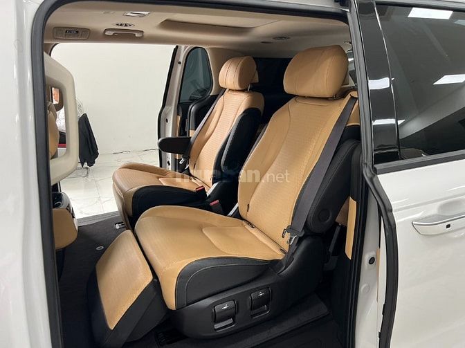 E bán chiếc xe siêu đẹp KIA CARNIVAL Signature 3.5 máy xăng năm 2021