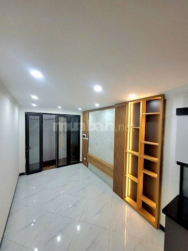 Bán nhà Căn góc 25m2 * 4 tầng, tại ngõ 204 phố Hồng Mai, Hai Bà Trưng