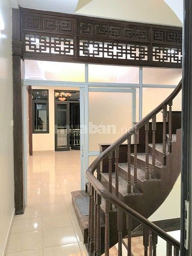 Nhà phân lô khu Đầm Trấu, HBT làm văn phòng cty, 60m2, 5 tầng. 21tr/th