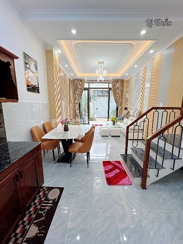 Nhà lầu đẹp Hẻm 73 Nguyễn Trãi, ngay tuyến phố thời trang