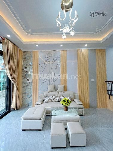 Nhà lầu đẹp Hẻm 73 Nguyễn Trãi, ngay tuyến phố thời trang