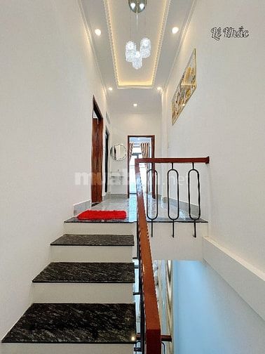 Nhà lầu đẹp Hẻm 73 Nguyễn Trãi, ngay tuyến phố thời trang