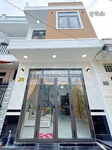 Nhà lầu đẹp Hẻm 73 Nguyễn Trãi, ngay tuyến phố thời trang