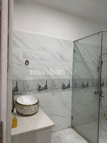 Nhà 1 trệt 2 lầu 110m2 Trung Tâm Hành Chính Dĩ An sổ riêng 