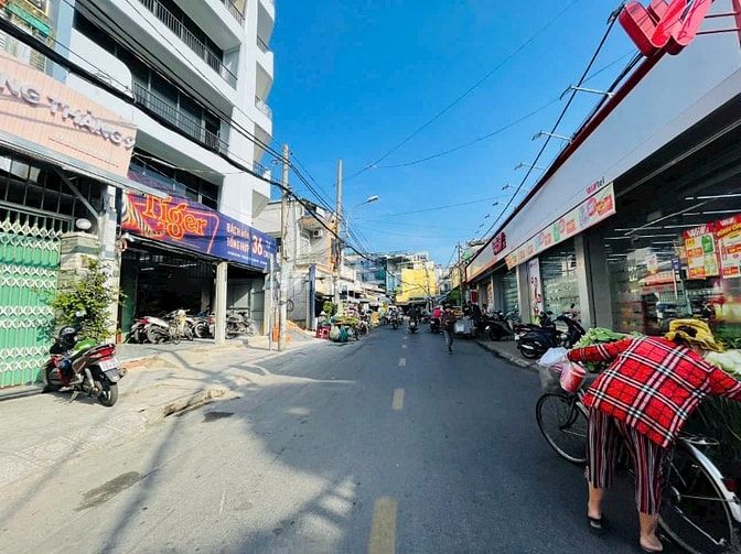 MẶT TIỀN TRẦN VĂN ƠN, 5.5M X 16M. CẤP 4, NGAY CHỢ, ĐANG CHO THUÊ 10 TR