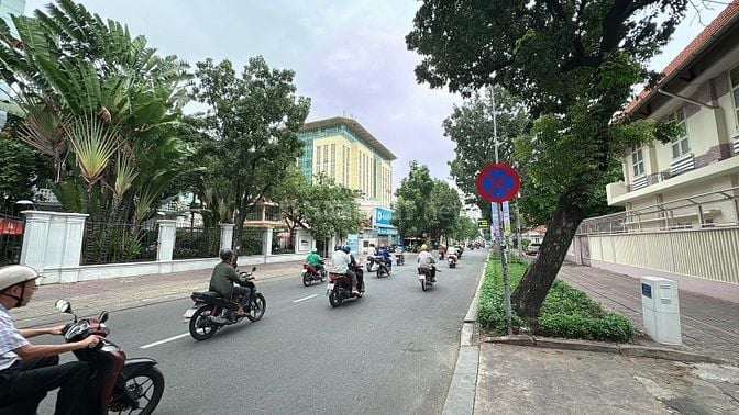 SIÊU RẺ MẶT TIỀN " LÝ CHÍNH THẮNG" Q3- NGANG 12x20m- TIỆN XÂY BULDING 