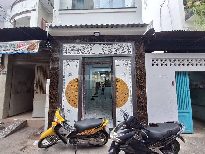 Nhà mới tuyệt đẹp, Bến Bình Đông, P13, Q8. Nhà 3mx17m, 1trệt, 1lầu, ST