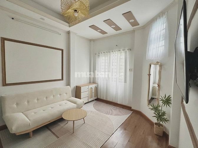 Bán nhà khu VIP ngã 4 Phú Nhuận - Hẻm xe hơi thông - Nhà mới nở hậu 