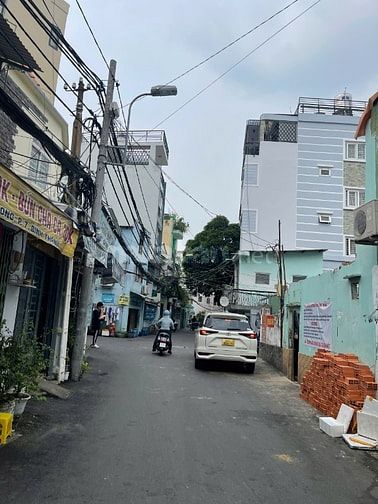 2 mặt hẻm xe hơi 6m- giáp khu Q1-đang cho thuê 50Tr/Th- Full nội thất