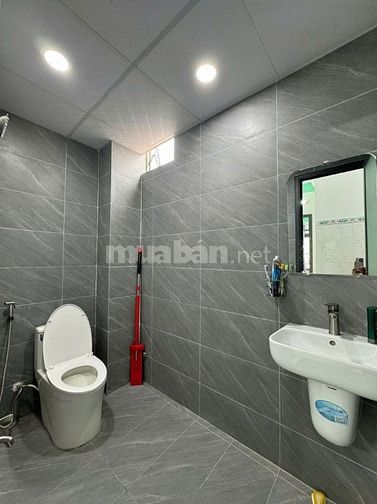 Bán nhà CMT8 - Q.3 - 4PN 2WC - 3 tầng - giá 6,4 tỷ