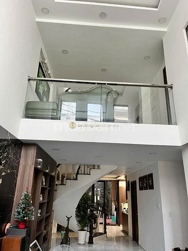 Bán Biệt Thự Sát Mặt Tiền đường Hoàng Hoa Thám. P6. BT. 7x17m 18.9 Tỷ.