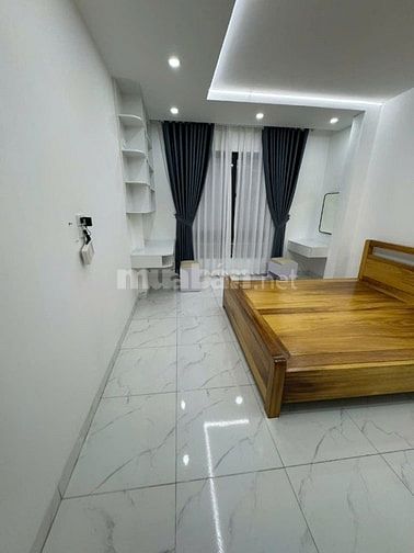 LÊ LỢI 5 TẦNG THANG MÁY, cách phố 1 nhà, 35m2 giá 8.66 tỷ