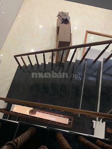 Nhà Cho Thuê 3 tầng 140m2 TRỐNG SUỐT mặt tiền TRẦN CAO VÂN