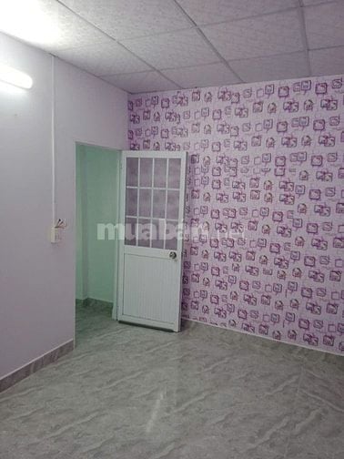 Cho thuê nhà hẻm 2,5m Nguyễn Thị Thập P.Tân Phú Q.7 giá 6 triệu 32m².