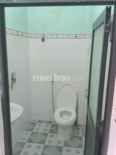 Cho thuê nhà hẻm 2,5m Nguyễn Thị Thập P.Tân Phú Q.7 giá 6 triệu 32m².