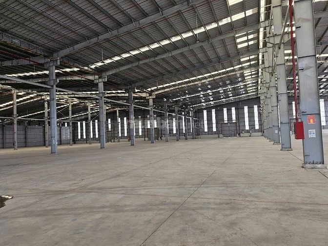 Cho thuê kho xưởng KCN Bình Chánh , KV : 3.500m2 , xây dựng : 2.300m2