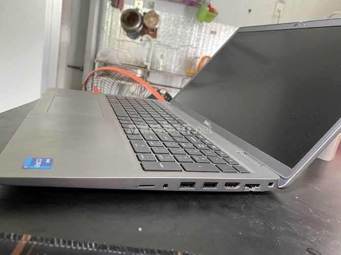 Laptop Dell Precision 3560 32GB 512 GB còn BH 8th