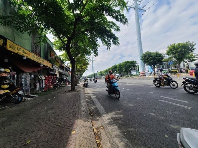 [GV] MB ngay ngã tư giao lộ Phạm Văn Đồng-Lê Quang Định