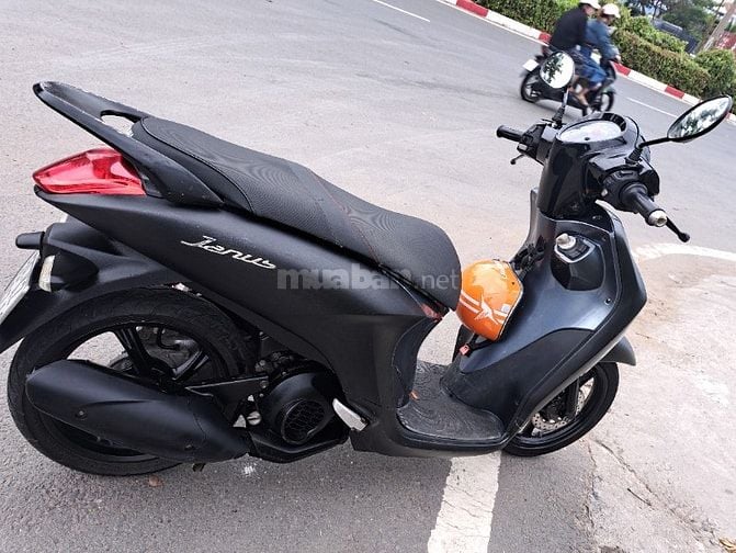 Tay ga  Yamaha Janus mới dán lại keo