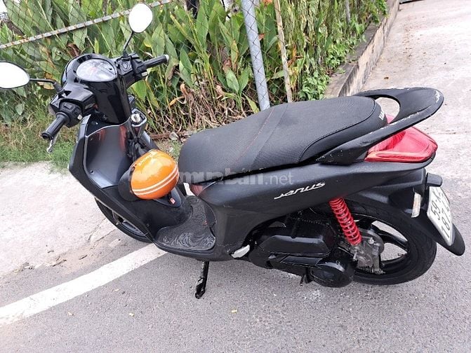 Tay ga  Yamaha Janus mới dán lại keo