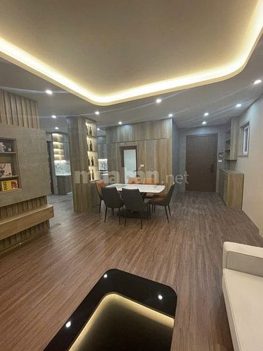 Căn góc 3PN 110m2 3 mặt thoáng 28 Xuân La full nội thất, bao thuế phí 